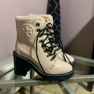 Tory Burch boots size 6M